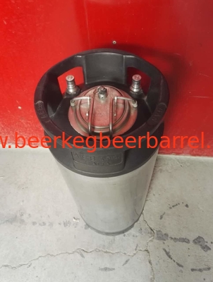 Used conditions 5gallon  ball lock keg with rubber handle